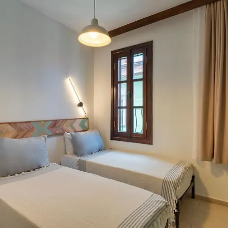 Готель Bouti Айвалик