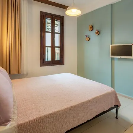 Готель Bouti Айвалик